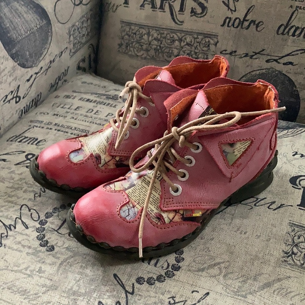Women's Lace-Up Ankle Boots - Pink